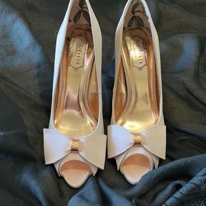 TED BAKER Vylett Bow Peep Toe Court Shoes, Light Pink Satin ✨REDUCED PRICE✨